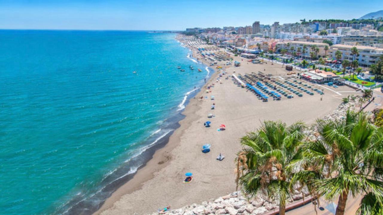 Beachfront Apartment In La Cala De Mijas Exterior photo