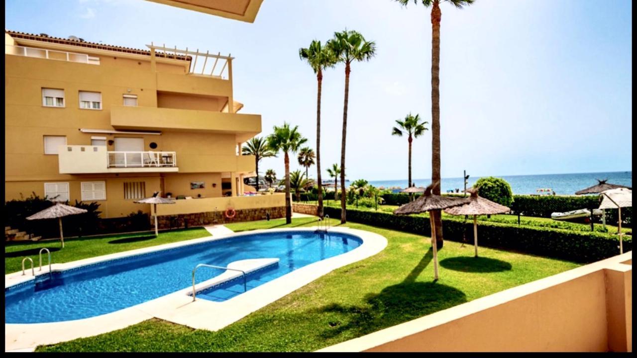 Beachfront Apartment In La Cala De Mijas Exterior photo