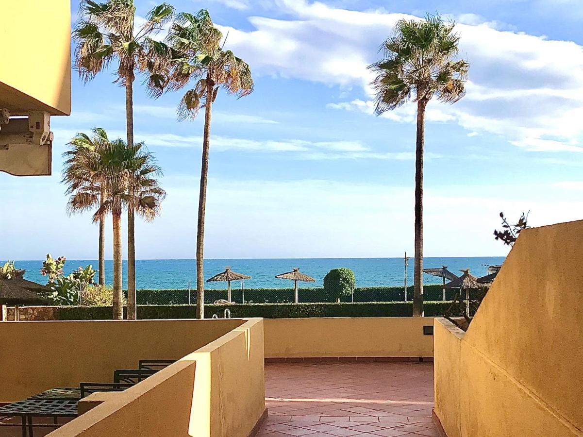 Beachfront Apartment In La Cala De Mijas Exterior photo