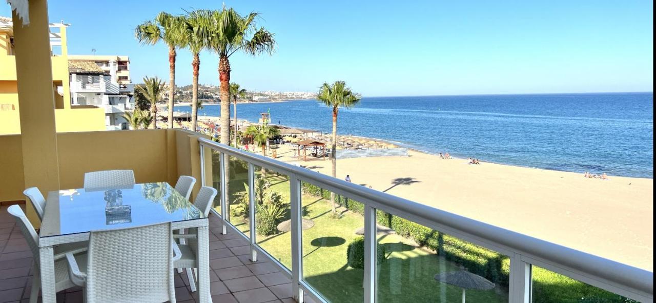 Beachfront Apartment In La Cala De Mijas Exterior photo